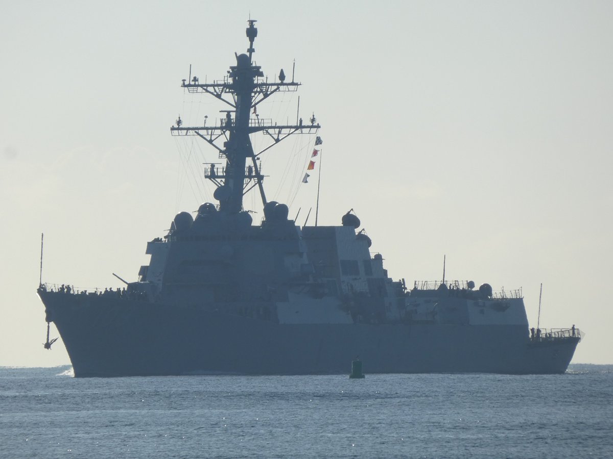 USS Wayne E Meyer (DDG-108) inbound Pearl Harbor channel 21JAN22.  #ussmeyer #ddg108 #usnavy