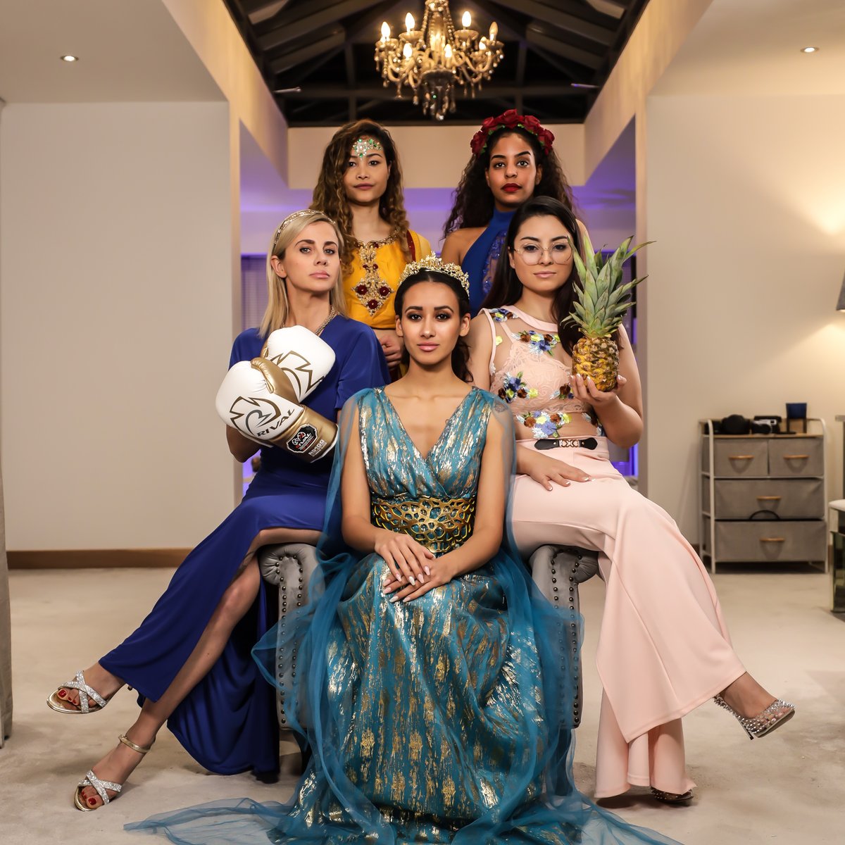 Uzapop75's tweet photo. @WomenUniteNFT launched Gold and Silver Throne Pass. 😈 They take the game to a new level. 👏Holders Will Gain Access To Future Collections Launched By The Women Unite Project.
How cool is that? 💫I'm still trying to get one.😇
#NFTCommmunity #NFTartwork #NFTLAUNCH https://t.co/EXbiTgB5O9