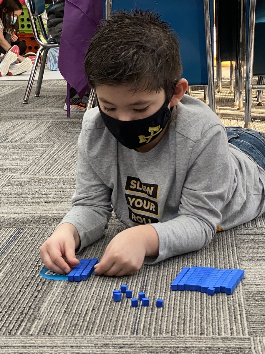 _rbrowning's tweet photo. We had a successful week!! Trading day, learning place value, and a great lesson from Mrs. Miller!! @NorthElem1 @MrsMillerSSW #IAMWashington https://t.co/uMn7q1ZqJJ