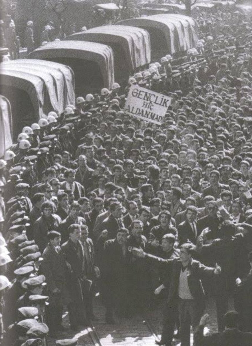 "gençlik hiç aldanmadı."