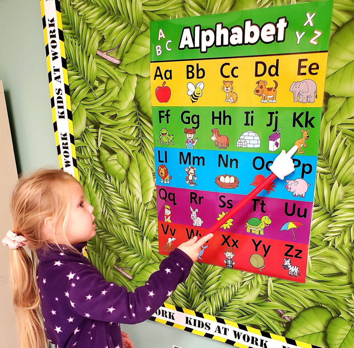 d_watson26's tweet photo. Learning the alphabet through singing and touch! I love being an Interventionist! I love all the support even more! @FeliceBagley @JeramyKeen @weese_kim @KBaysura @karin13773564 @PIEpelicans @LeslieConnelly7 https://t.co/45u6jKpzHE
