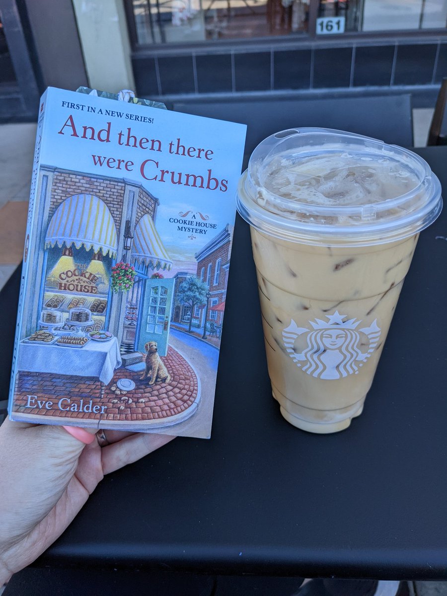This weekend I'm reading And then there were Crumbs by @EveCalderWrites for Tuesday's @cozymysteryclub stream!
#cozymystery #sleuthers #coffeeandcurrentlyreading