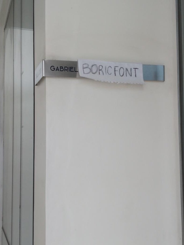 <a href="/gabrielboric/">Gabriel Boric Font</a> Copio,debo reconocer q no creí q <a href="/gabrielboric/">Gabriel Boric Font</a> serías Presidente;ganaste en buena lid,se aplude(sin envidia)triunfo d una"tesis"q no era la mía, como en los nuevos tiempos,mi candidata tenía nombre de mujer.
Desde ahora,como buen demócrata,eres nuestro Presidente
La sala espera