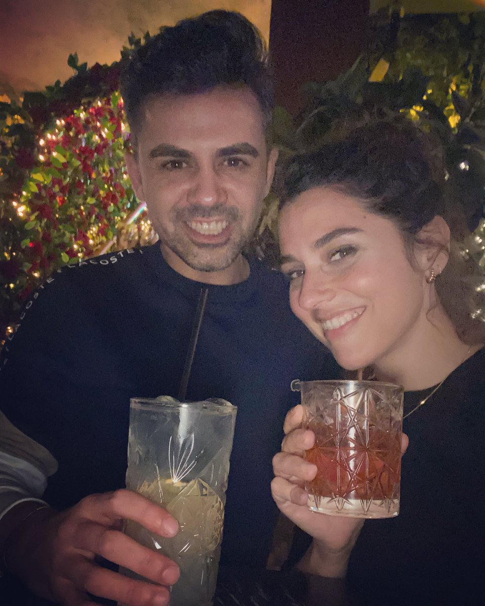 Después de pasar una pericarditis con sus 16 días de encierro, esta cita de viernes me sabe a old fashion y amor del bueno <a href="/AlbaRicoNavarro/">alba rico navarro</a>