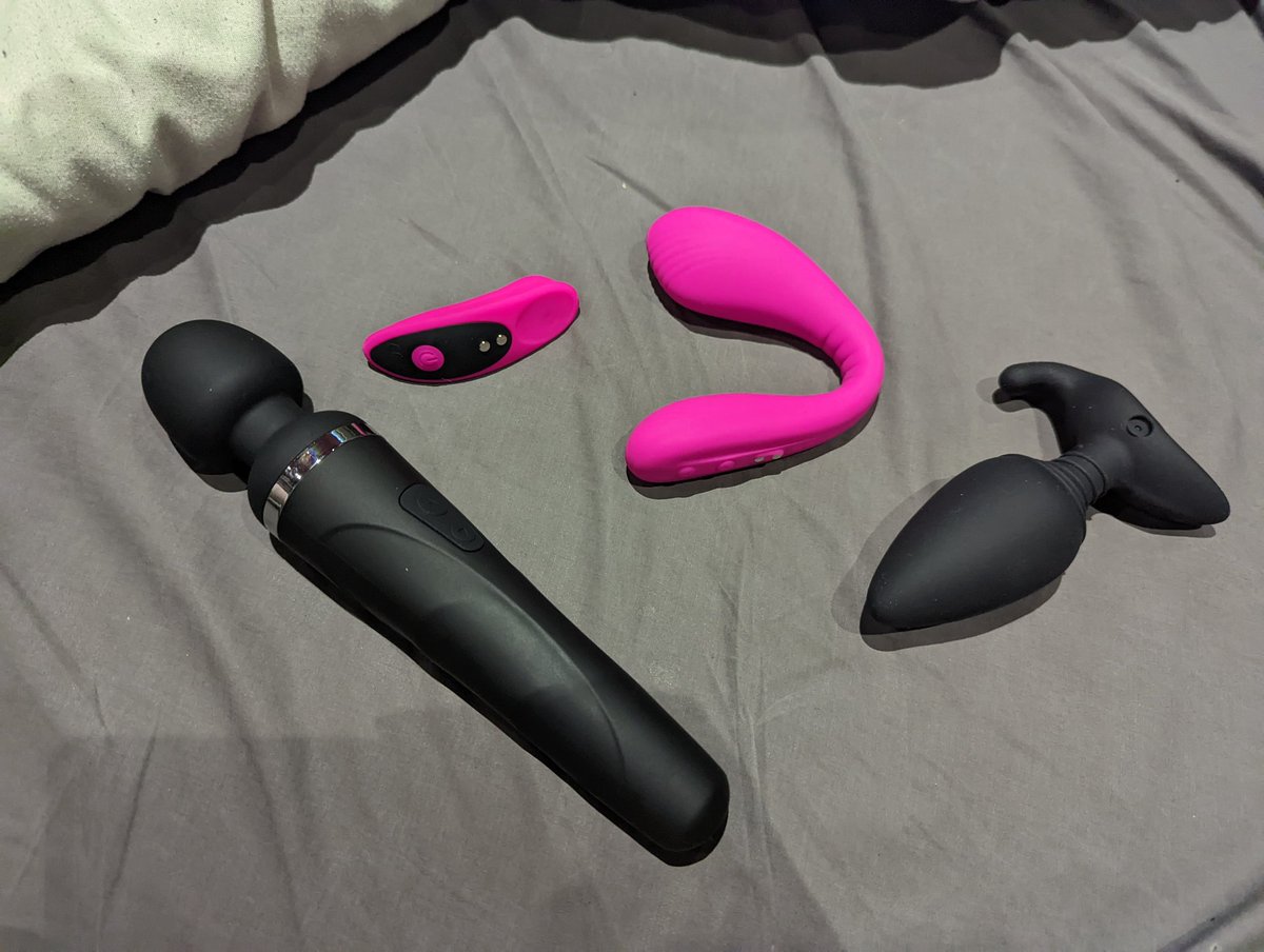 EvaTalbotOF's tweet image. Who wants to help me try out my new lovense toys?
DM me xx

onlyfans.com/evatalbot

#onlyfanscontent #lovense #SellingContent #nsfw #nsfwtwt #newtoy #domi2 #dolce #ferri #hush