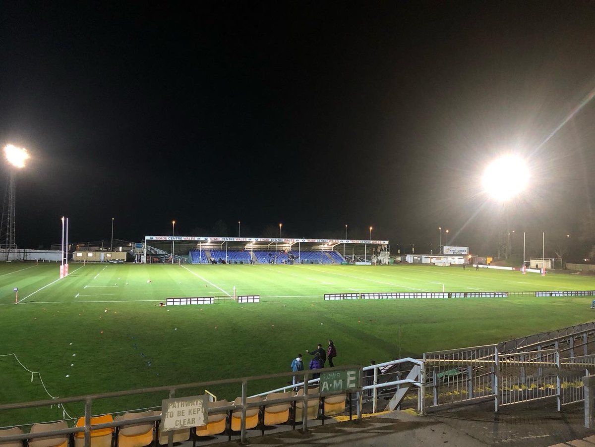 What an iconic venue for a schoolboy game of rugby. Big thanks to @swansearfc for hosting <a href="/Bdsru15s/">Bridgend Schools U16s</a> vs <a href="/U15SSRU/">Swansea Schools Rugby</a>

Perfect evening for a great game of running rugby. Shame we are unable to use the Brewery field for next Fridays game <a href="/bridgendravens/">Bridgend Ravens</a> 

#ontheroad 🔵⚪️