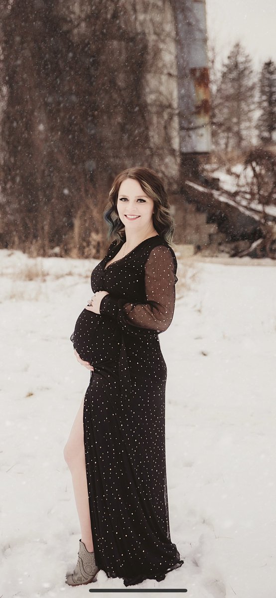 AmberJuneThomas's tweet photo. Oh the glow. Come on baby #2. 🤍🤍 https://t.co/RojfkTM3xi