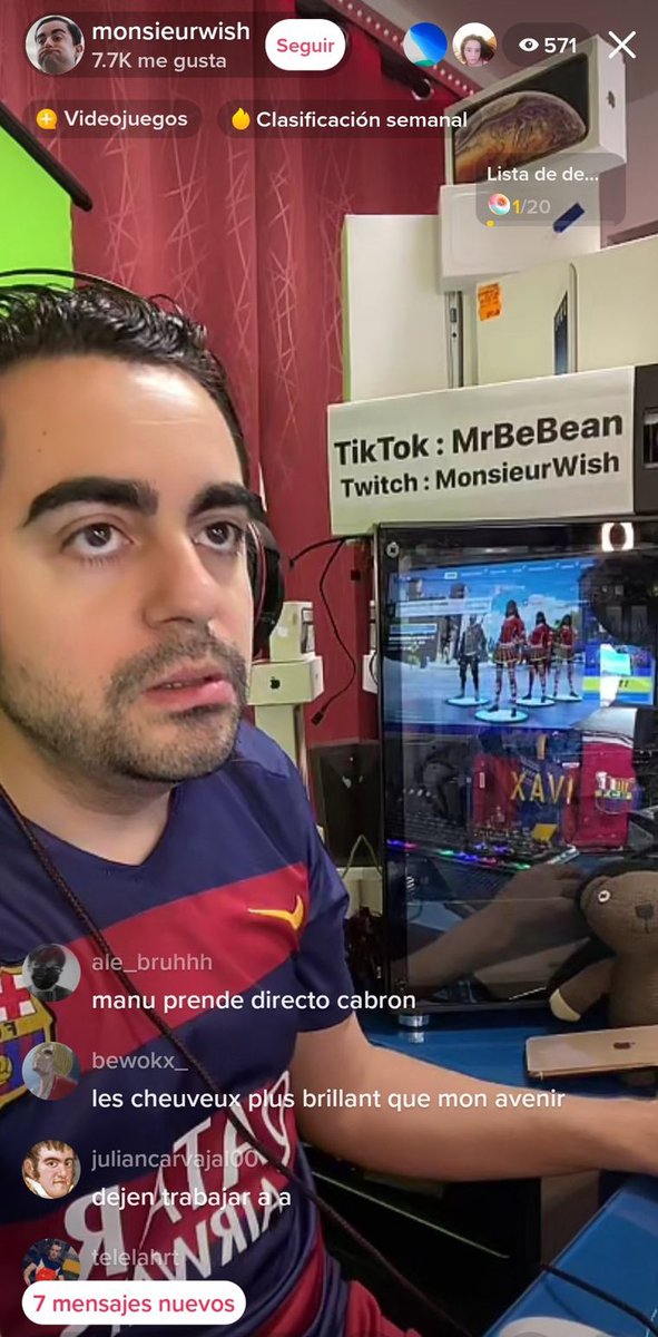 GxlDePaulinho's tweet image. Lo de Xavi haciendo directo en TikTok jugando al Fortnite y pasando de entrenar después de perder me molesta