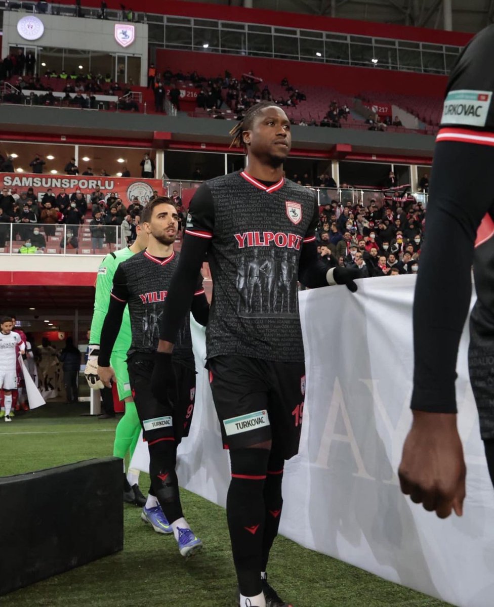 tt_dynamite04's tweet photo. Important 3 points today and another clean sheet! 

No better way to pay homage to our fallen soldiers! 🙏🏾 https://t.co/jsaarL0hoT
