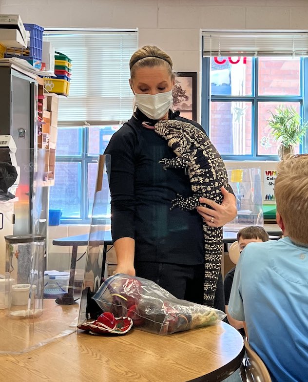 MrsAlliWaller's tweet photo. The Frog Lady came to teach our #HillcrestHurricanes about her cold blooded friends today! The excitement was real! @HKaprosy #SoarWithD34 #D34Pride https://t.co/VXSQGIuONz