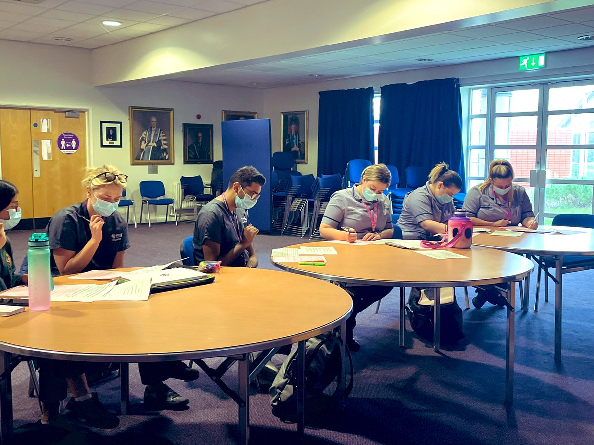 SarahParnell26's tweet photo. Only a small group today as many students in theory or providing care in labour yet still great to have our student MDT sessions back - teaching our students the importance of communication tools #SBARs #humanfactors #situationalawarenss #descisionmaking @LiverpoolWomens @LivUni https://t.co/asei7Exh4l