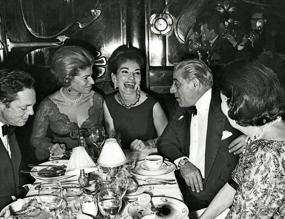 IrisSmyles's tweet photo. It’s Friday! What would Maria Callas do? #wwmcd https://t.co/isL3Sp4THu