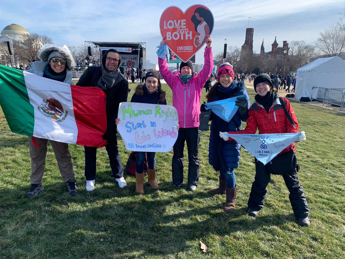 pasosxlavida's tweet photo. Pasos X La Vida presente en #MarchForLife acompañados de @AbbyJohnson Ex directora de Planned Parenthood. 

#AllLivesMatter 
#MarchforLife2022 
#SalvemosLas2Vidas https://t.co/vPZorfWzXX