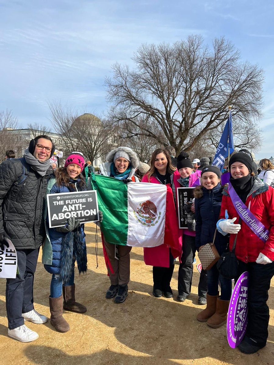 pasosxlavida's tweet photo. Pasos X La Vida presente en #MarchForLife acompañados de @AbbyJohnson Ex directora de Planned Parenthood. 

#AllLivesMatter 
#MarchforLife2022 
#SalvemosLas2Vidas https://t.co/vPZorfWzXX