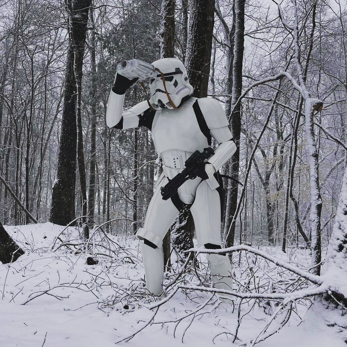 Rain or shine, sleet or snow, TK-11312 won’t stop until those droids have been found. 🌤🌧❄️ #TheSearchContinues @501stLegion @FISD501st #stormtrooperlife #starwarscosplay #ga501st #501stlegion #stormtrooper #starwarsfan #starwarscosplay