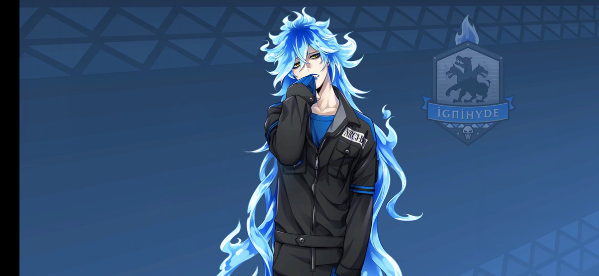 FandomfanaticC's tweet photo. Disney's Twisted Wonderland is going to quickly become an obsession of mine. Cosplans? Always 😍👑 
#disney #twistedwonderland #anime #mobilegame https://t.co/iuHaudRbVG