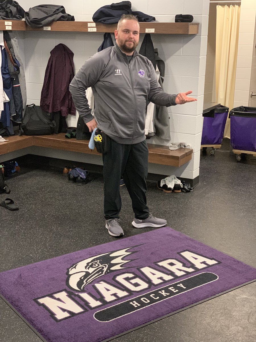 BA is buzzing tonight at RIT!!!!!!!#UNCOMMON
<a href="/NiagaraMHKY/">Niagara University Men's Hockey</a>
