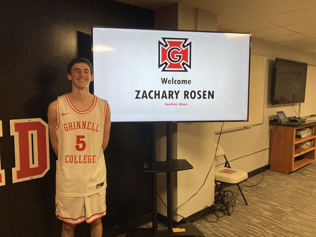 zsrosen05's tweet image. I’m excited to commit to Grinnell college and continue my basketball career. Thank you to the coaches at RZ for guiding me throughout this journey and making me a better person. Thank you Coach Arseneault and Coach DJ for recruiting me. Thanks to my family for supporting me.