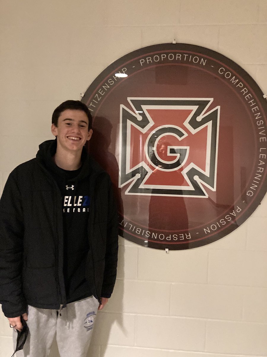 zsrosen05's tweet image. I’m excited to commit to Grinnell college and continue my basketball career. Thank you to the coaches at RZ for guiding me throughout this journey and making me a better person. Thank you Coach Arseneault and Coach DJ for recruiting me. Thanks to my family for supporting me.