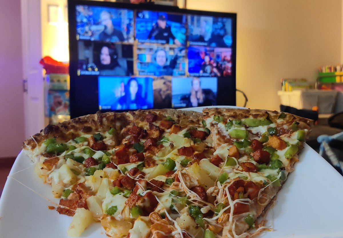 Phil Alexandre (@philalexandre) on Twitter photo Pizza with <a href="/Nerdrotics/">Nerdrotic</a>, <a href="/GeeksGamersCom/">Geeks + Gamers</a>, <a href="/QTRBlackGarrett/">1/4 Black Garrett</a>, <a href="/HAWTToys/">HvB 🦦</a>, <a href="/ChrissieMayr/">Chrissie Mayr🇺🇸</a> on FNT. Feels good. Yes, Pineapple goes on pizza. Pizza with <a href="/Nerdrotics/">Nerdrotic</a>, <a href="/GeeksGamersCom/">Geeks + Gamers</a>, <a href="/QTRBlackGarrett/">1/4 Black Garrett</a>, <a href="/HAWTToys/">HvB 🦦</a>, <a href="/ChrissieMayr/">Chrissie Mayr🇺🇸</a> on FNT. Feels good. Yes, Pineapple goes on pizza.