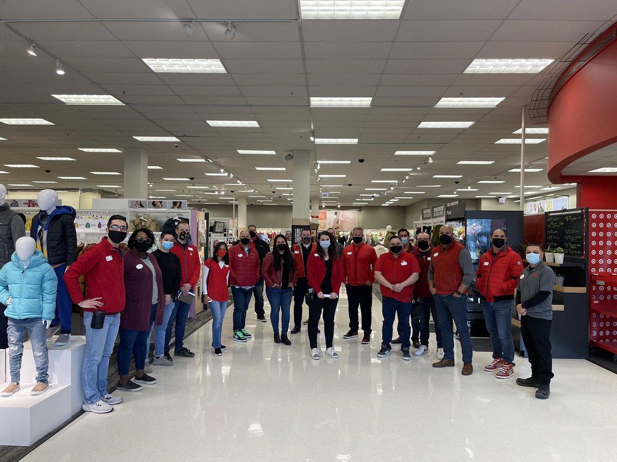 Great day with <a href="/A_Leigh_/">AV</a> and the G192 team!  Thank you for everything you do for our team and guests and big thank you to all stores working through the FC pilot.