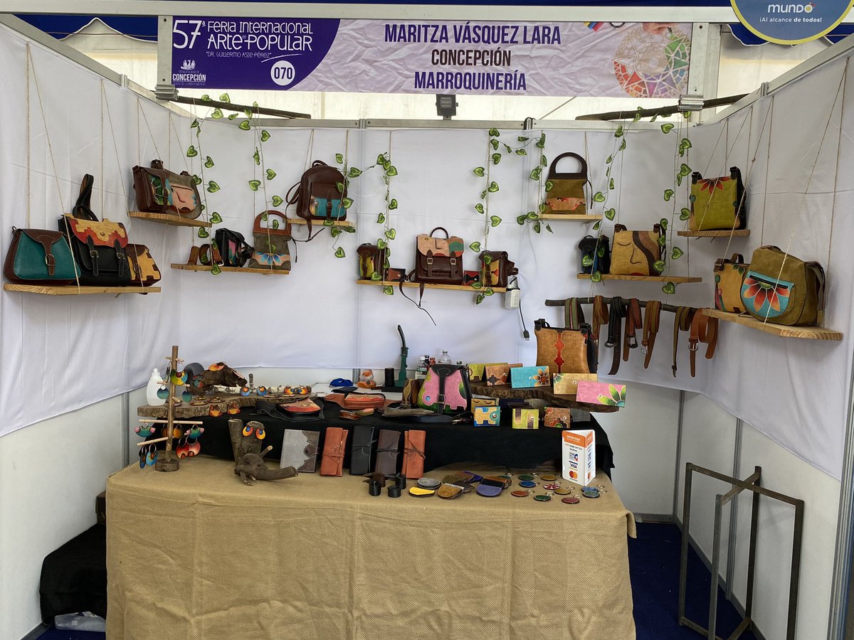 sandreoli43's tweet photo. Acompañando a mi señora en la feria de arte popular de Concepción, parque bicentenario https://t.co/tpP82h2Tk5