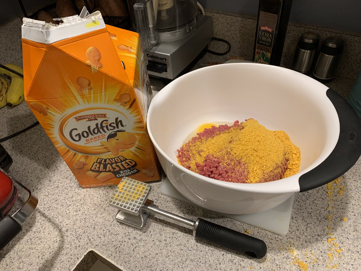 TimBrzezinski's tweet photo. Ground up #CheeseIts in burgers has been a family favorite. Going to push the boundary tonight & spike ‘em with flavor blasted #Goldfish. https://t.co/cyiyLq3v68