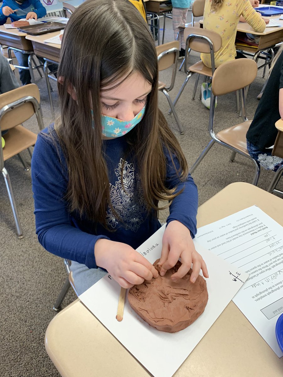CathyWiddop's tweet photo. MH second graders created 3D maps featuring bodies of water and landforms out of clay. #KnowAtom #MHHawkPride https://t.co/KoTnYAVyta