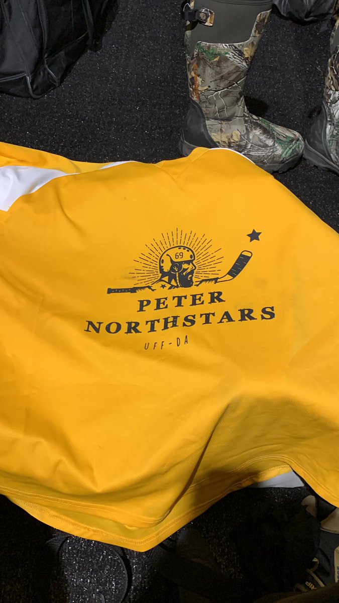 DerekMN86's tweet photo. @ThePeterNorth just reppin going 2-0 to start the #uspondhockeychanpionships going for that golden shovel!! https://t.co/EeXoMozMcz