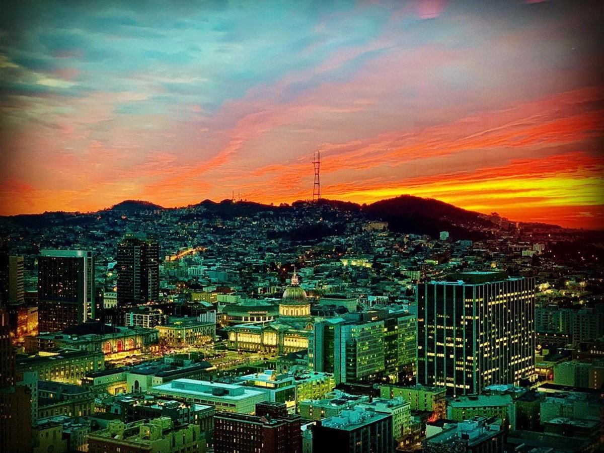 We've got the view covered. #SFskyline #Sunset #HiltonSFUnionSq 

hilton.com/en/hotels/sfof…