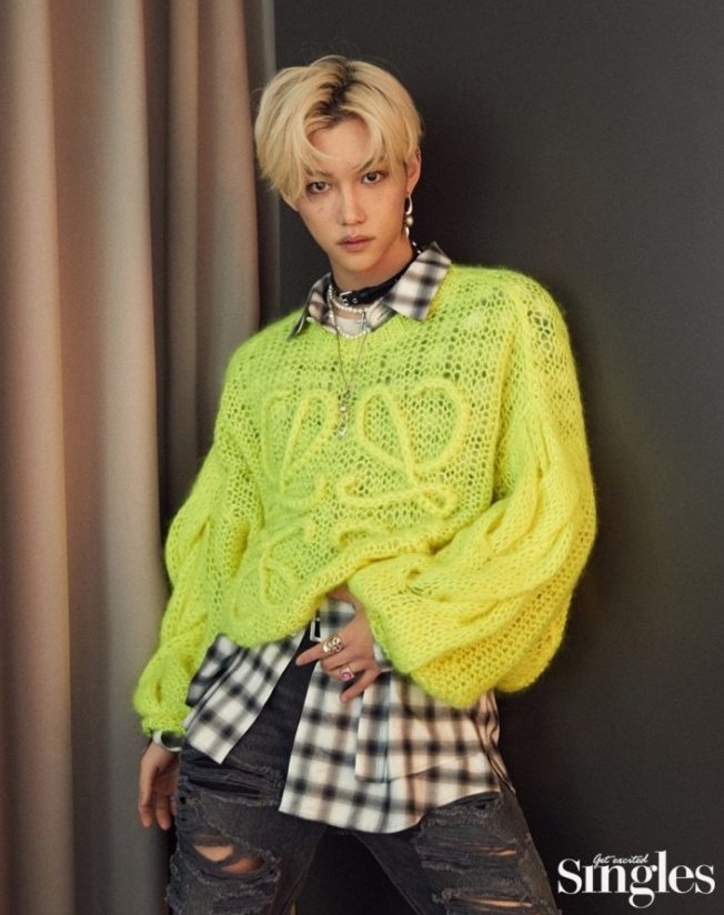 JiniChannel's tweet photo. ¿Qué opinan de este look? #Felix de #StrayKids realizó una sesión de fotos para Singles Korea y comentó que tiene curiosidad de lo que Stay diga sobre las fotos que logró sacarse. https://t.co/rqrPwyjVyY