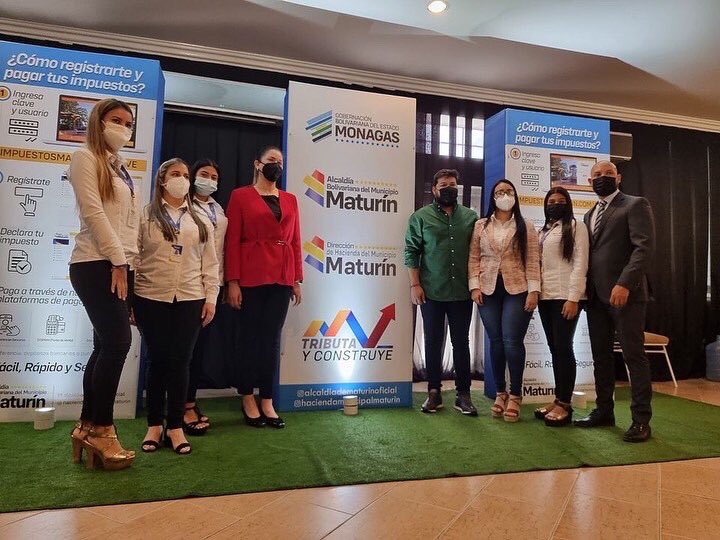 anafuentespsuv's tweet photo. El día de hoy sostuve reunión con el empresariado de nuestro municipio Maturín, acompañada del gobernador @ernestolunapsuv

Junto al gran equipo de Hacienda Municipal, presentamos el nuevo sistema online de pago de impuestos municipales. 

¡El proceso es rápido, fácil y seguro! https://t.co/JXkytALaDx
