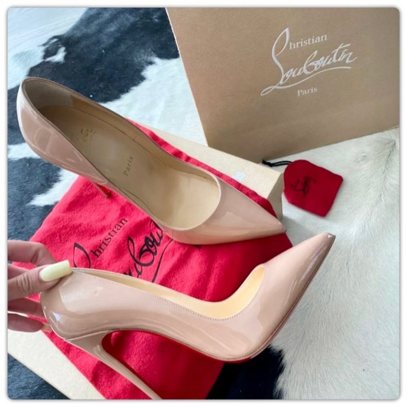thisisgoing2end's tweet photo. So good I had to share! Check out all the items I'm loving on @Poshmarkapp from @tshirtlabstudio #poshmark #fashion #style #shopmycloset #christianlouboutin #celine #tiffanyco: https://t.co/Lw2g79MU99 https://t.co/PpyCaP4kLK