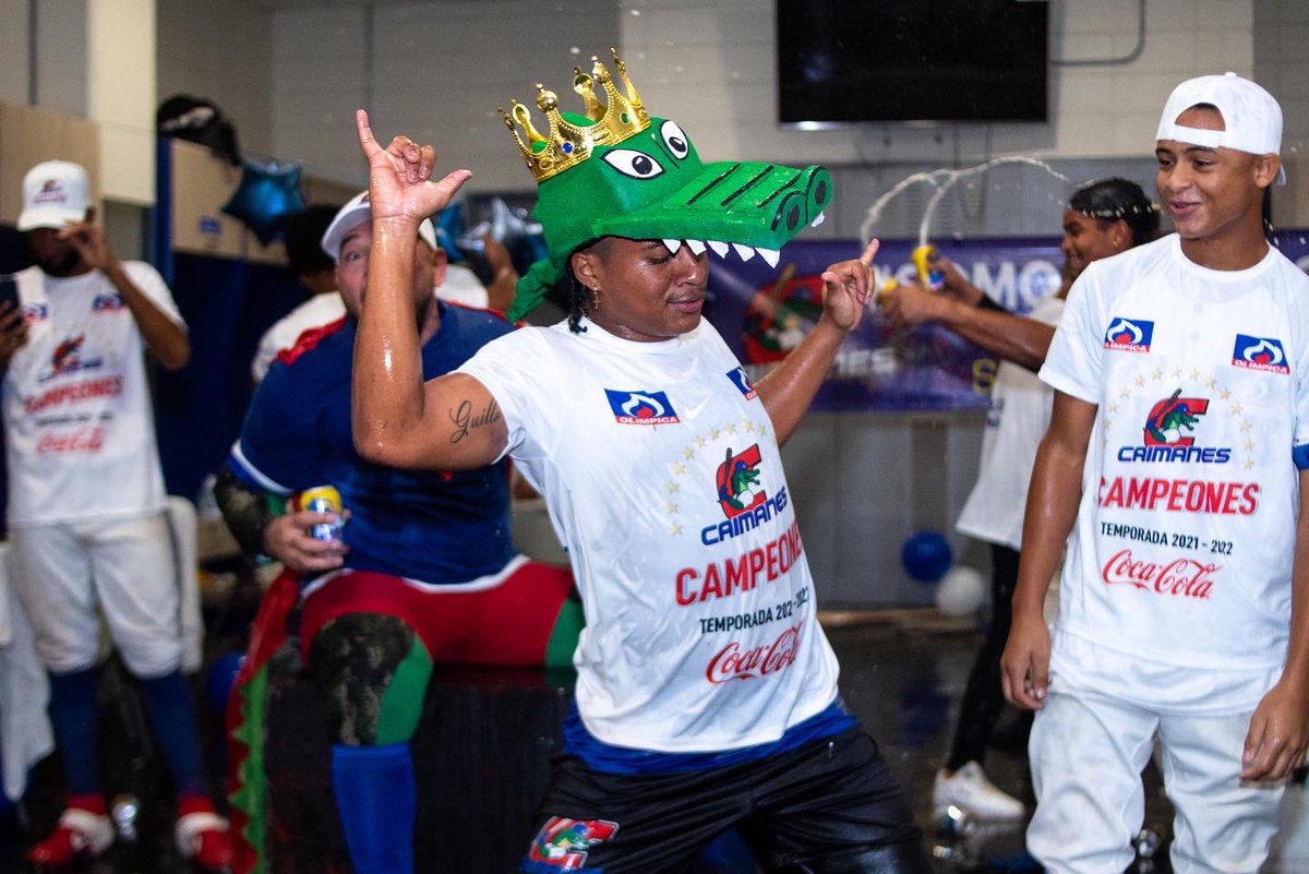 caimanesLPB's tweet photo. 🙌🏼FAMILIA, NO HAY PALABRAS PARA AGRADECERLES.🙌🏼 ESTO ES PARA USTEDES 🔥⚾️🐊 #CAIMANESCAMPEOŃ #CAIMANESDEBARRANQUILLA 💛💚 https://t.co/TDGsuAD2f6