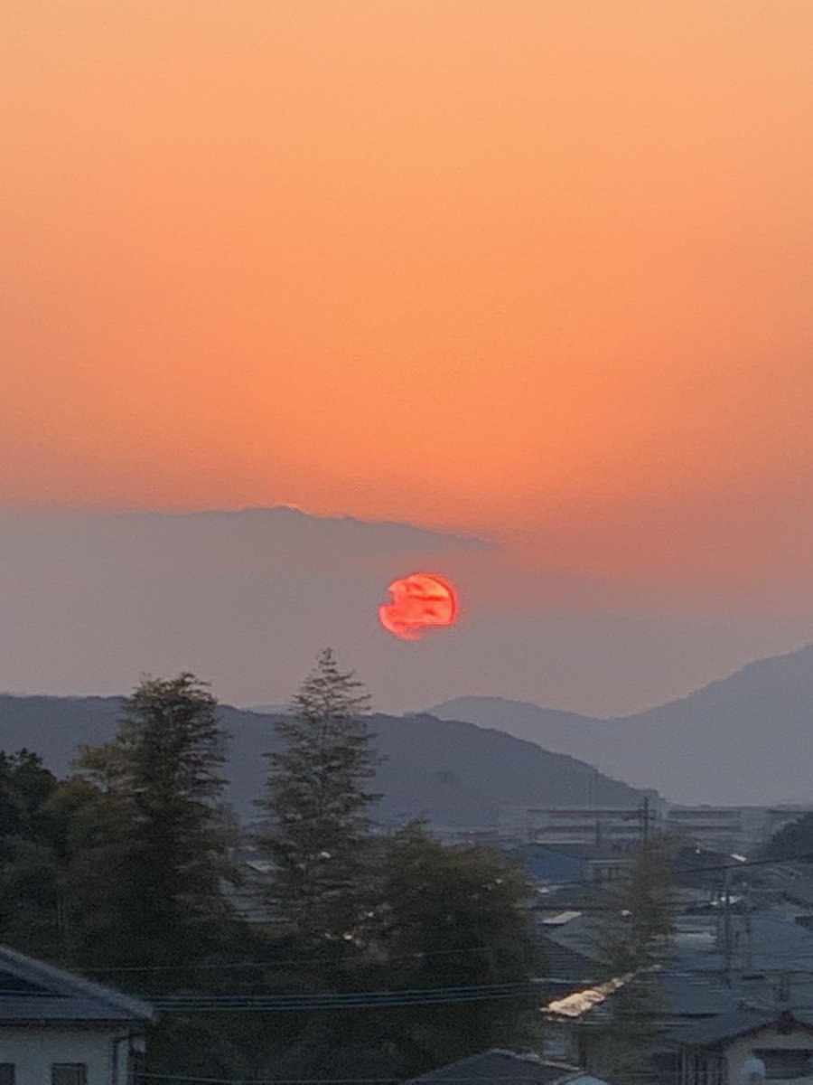 おはようございます 昨日の日向灘の地震は震度３だった土曜日の熊本 今日も笑顔で楽しみましょう