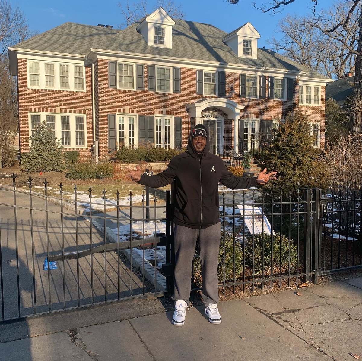 Finally made it out here…this was monumental for my childhood lol….somebody drove by and said “Where’s Kevin?!!!” ✊🏾✊🏾😂😂😂  #HomeAlone #KeepTheChangeYaFilthyAnimal