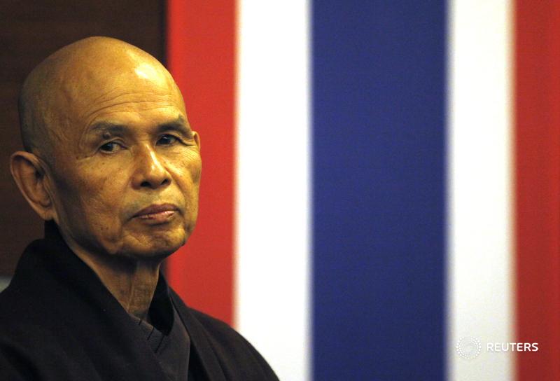 Reuters's tweet photo. Thich Nhat Hanh, the Zen Buddhist monk, poet and peace activist who in the 1960s came to prominence as an opponent of the Vietnam War, died at 95 surrounded by his followers in the temple where his spiritual journey began https://t.co/Zix04lbDhx https://t.co/SsvAsIejZb