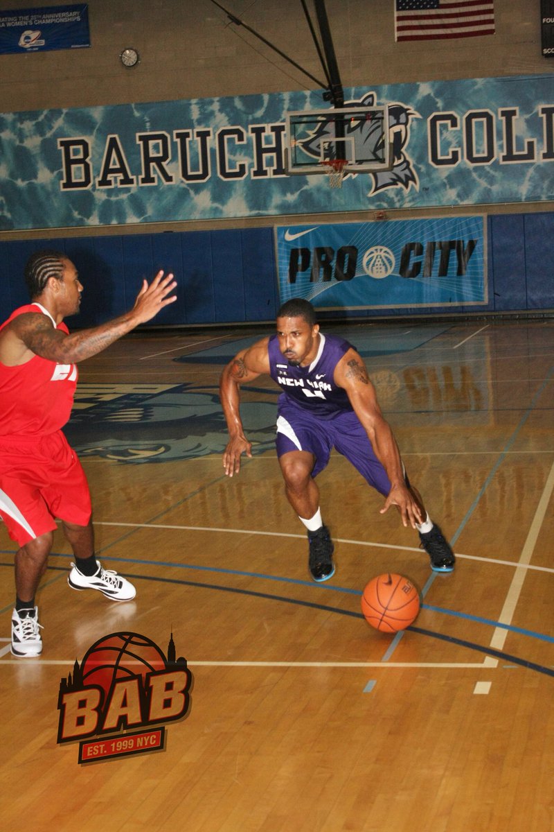 bigapplebball's tweet photo. #BAB🏀 played in the #ProCity Summer League for the first time in 2011! #FBF #BigAppleBasketball #TyNash #JohnLucas #SpongeBob #RonYates #SummerLeague #SummerBasketball https://t.co/wRFRx8xYIx
