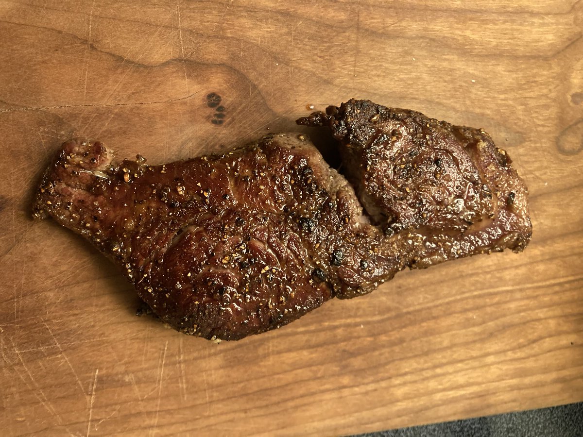 3rdcultureblah's tweet photo. medium rare NY strip with seven organic whole grains (brown rice, rye, barley, millet, red bulgur wheat, quinoa, wild rice).
#cookingwithcovid #IfYanCanCookSoCanYou https://t.co/Rm79oaBxv2