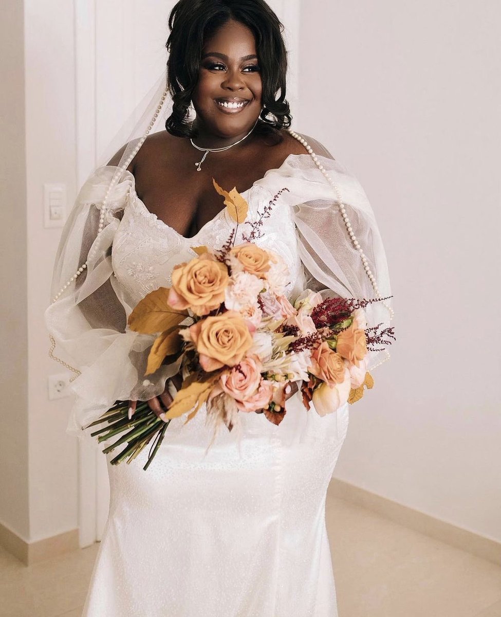 FatBlackLuxury's tweet photo. Happy plus size Black women on their wedding days >>>>>>> https://t.co/QhQT77spR2