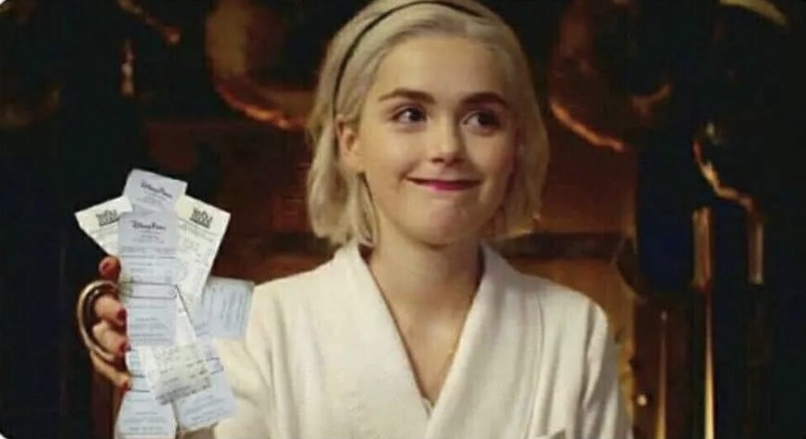 Un día eres joven y al otro guardas en la cartera un montón de tickets que ya no sabes ni de que son pero de algo te van a servir.