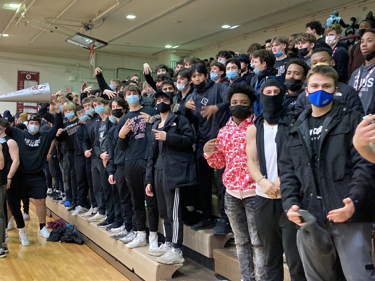 For the first time since 2020, welcome back to the best student section in the ⁦<a href="/CHSL1926/">Catholic League</a>⁩. Go Cubs! ⁦<a href="/UDJStudentSect/">MAROON TYPHOON</a>⁩