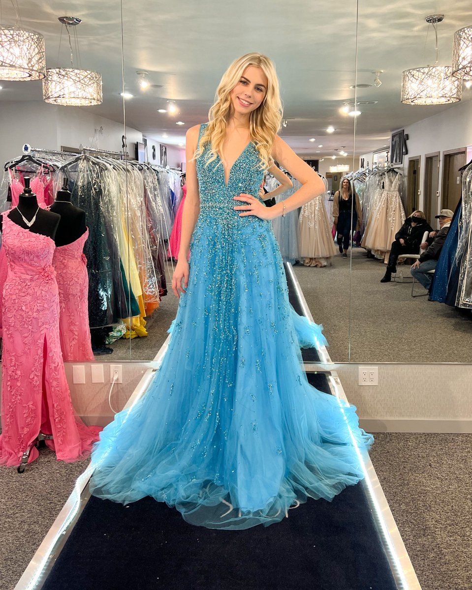 ThePromShop's tweet image. Blue is your color 😍 
#thepromshop #promseason #promdress #Byronmn #jovani #feelinjovani