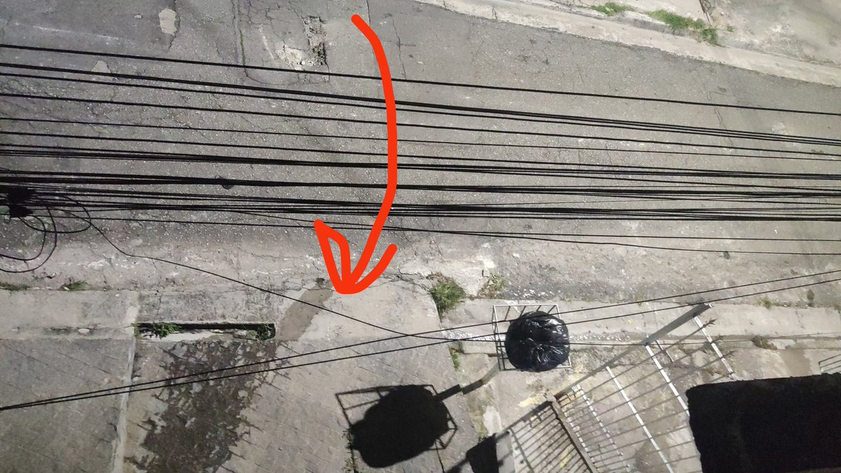 AndreVitor's tweet image. Alô @Vivo_Internet_ @vivobr então ligando pra dizer que o sistema tá errado, não é instabilidade na região, é fio partido. Tem como mandar o técnico ou vou precisar esperar até a 24h de amanhã ? 210120227290699
#semInternet #semSinal #mandaOhTecnico