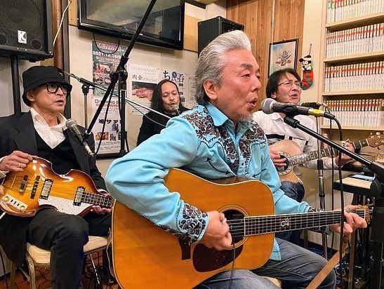 naoki_onwave's tweet photo. 今夜は、、、
2022年初ライブ‼️🌙
KENAMI@あさくさ食堂 Vol.33
ご予約はあさくさ食堂まで!
僕と顔見知りの方はDMでもOKです❣️
https://t.co/ZlyEijhDad
#KENAMI #あさくさ食堂 #Recording #Mixing #SoundEngineer #MusicProducer #NaokiJYomogida #蓬田尚紀 #OnWaveMusic #GainGroundStudio https://t.co/xPXVnzDSX6