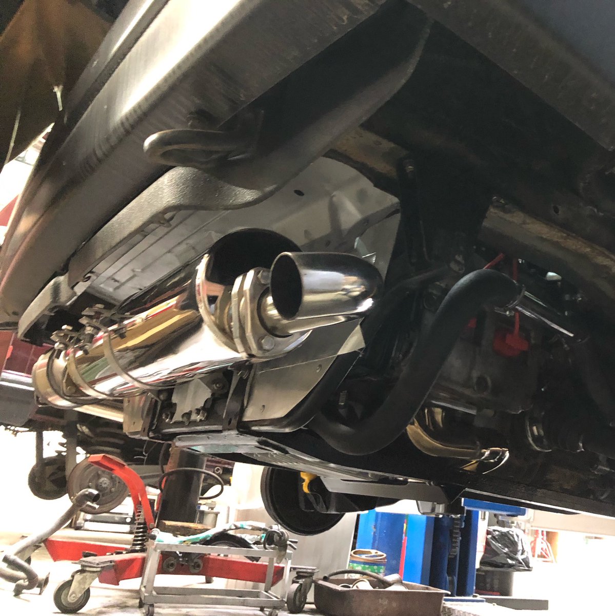 vanagonsyncrol1's tweet photo. エンジンをスバルエンジンの
EJ25へ換装したと同時に
マフラーもステンレス製へ。

#バンライフ 
#ヴァナゴン
#バナゴン
#ヴァナゴンシンクロ
#バナゴンシンクロ
#ヴァナゴンT3
#バナゴンT3
#ヴァナゴンシンクロライフ
#フォルクスワーゲン
#シンクロ
#カラベル
#volkswagen
#SUBARU
#legacy 
#ej25 https://t.co/Y7UKe0fT00