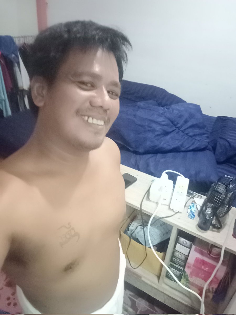 เงี่ยนๆๆ  ใครว่างมาเย็ดกันบ้าง ชอบให้ดูด ผมชอบเลีย จะเลียให้ทุกจุดเลย รีบมาเบ็ดกันนะ เงี่ยนๆๆๆ💦💦💦🍌🍌🍌💦💦💦💦🍌🍌🍌💦💦
