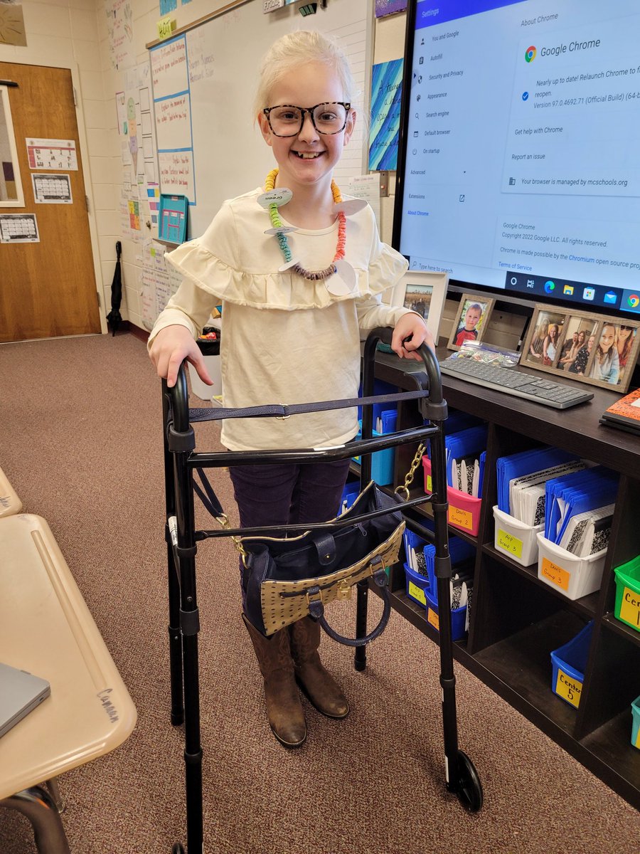 Hub_Sped4's tweet photo. We are 100 days smarter at Hubbard Elementary! 😊☺🤗 #100thdayofschool #100DaysWiser #hubbardstrong https://t.co/mDKk59IlPL