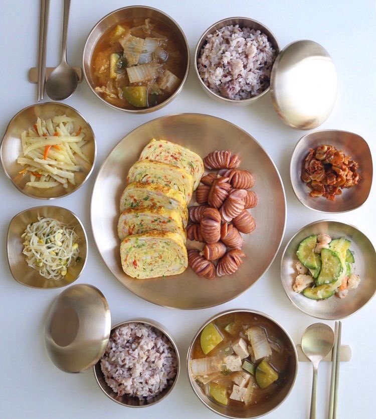 _iptu's tweet photo. @cnoisant nih makanannya https://t.co/kmZwBVMjLF