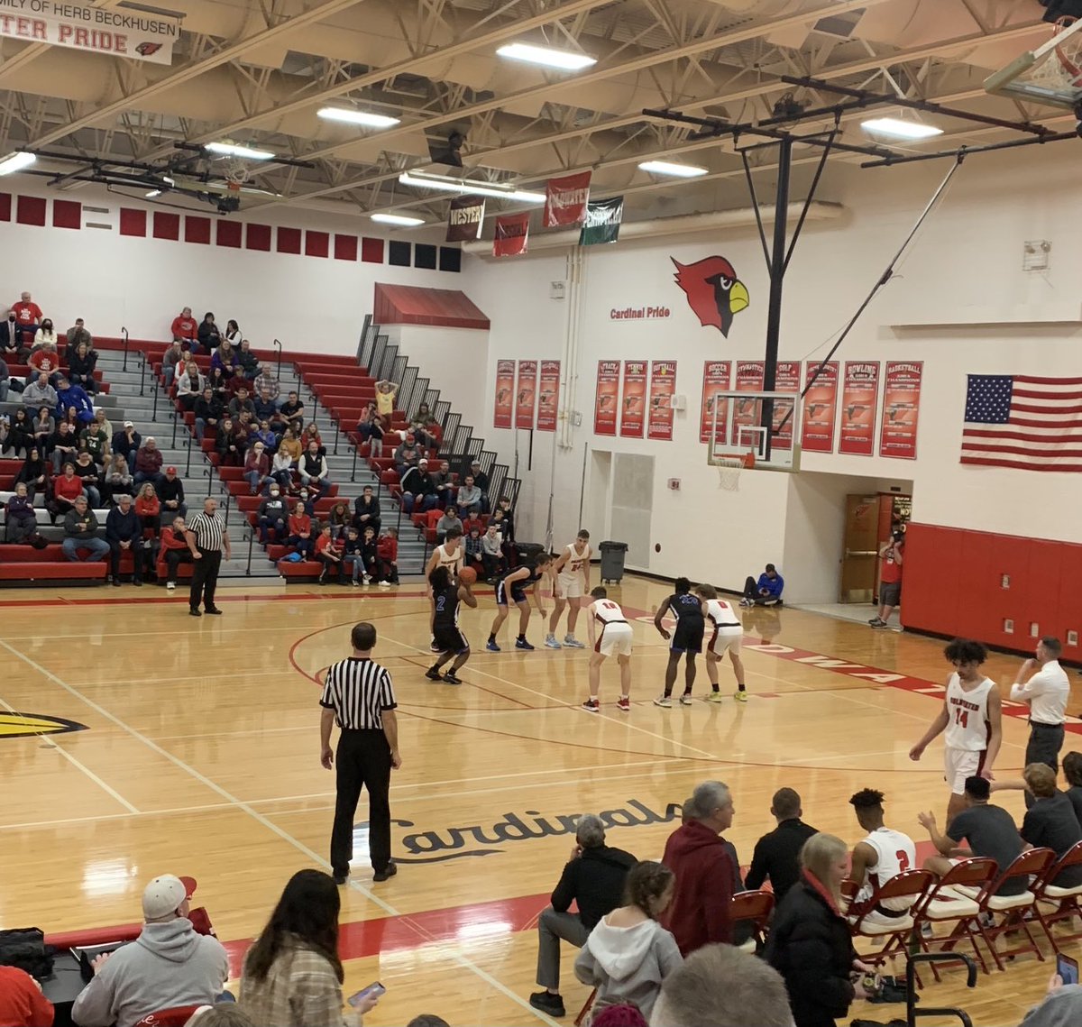 Rob_Ridgeway's tweet photo. Harper Creek vs Coldwater Go Beavers! https://t.co/sCIsJKK34T